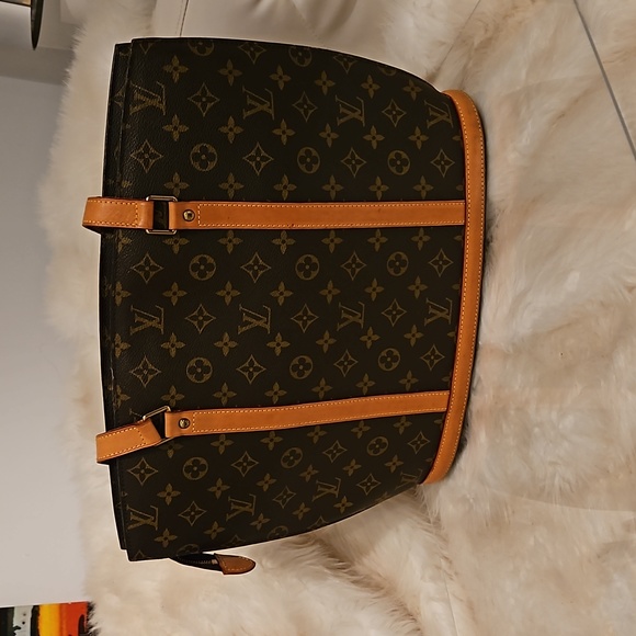 Louis Vuitton Babylone Tote - Picture 4 of 15